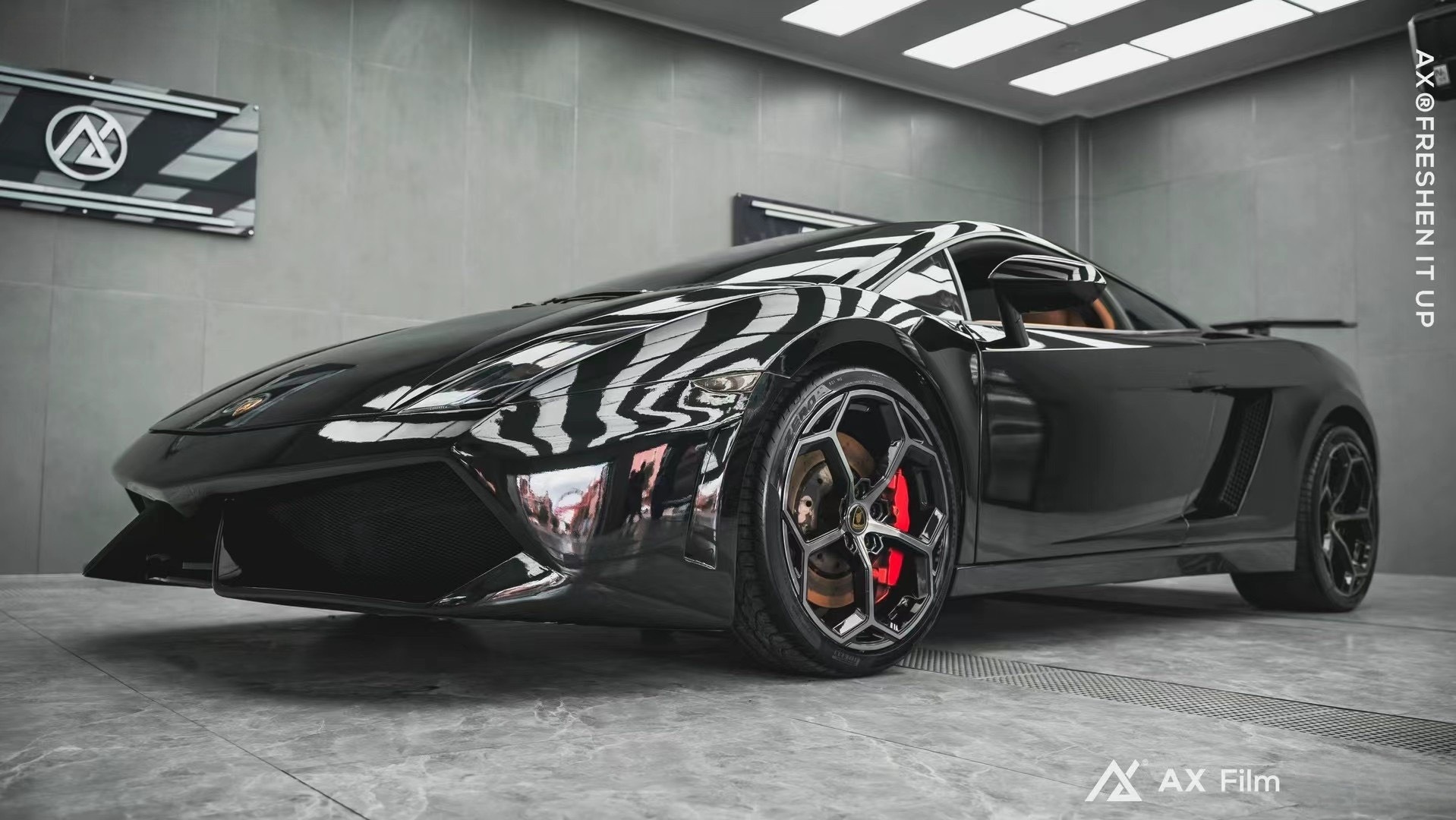 AX PPF/WRAP FILM ULTRA GLOSS PIANO BLACK – ĐEN PIANO SIÊU BÓNG LAMBORGHINI