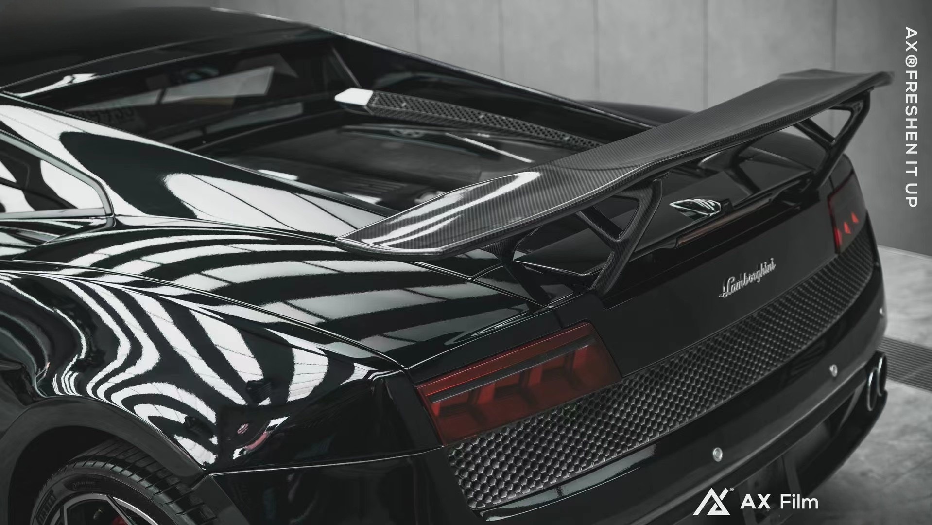 AX PPF/WRAP FILM ULTRA GLOSS PIANO BLACK – ĐEN PIANO SIÊU BÓNG LAMBORGHINI