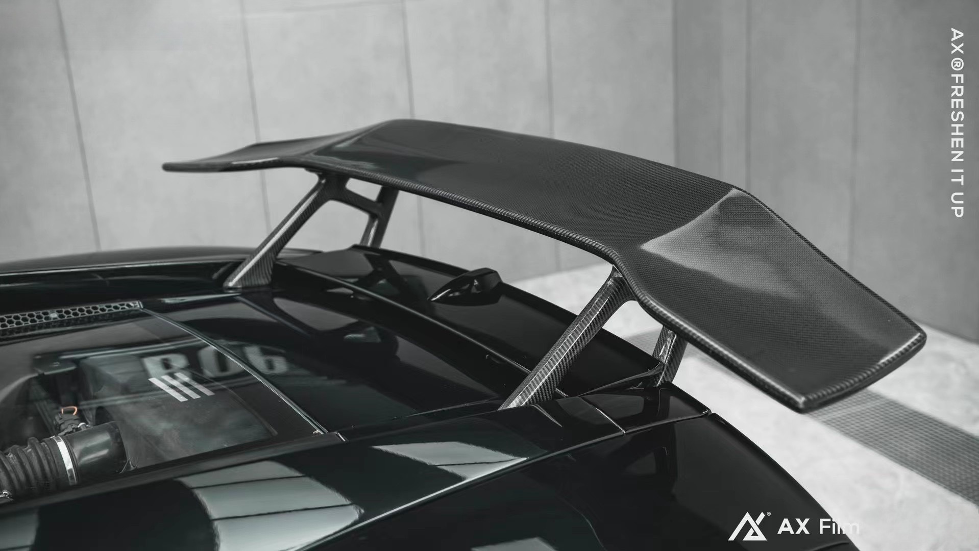 AX PPF/WRAP FILM ULTRA GLOSS PIANO BLACK – ĐEN PIANO SIÊU BÓNG LAMBORGHINI