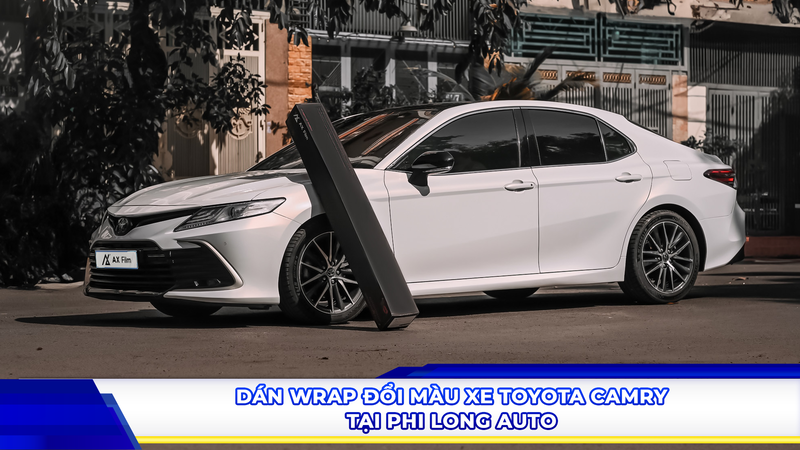 Dán wrap đổi màu xe Toyota Camry tại Phi Long Auto